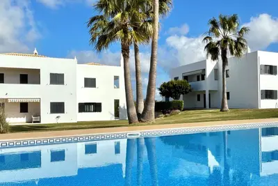 Image de Superbe appartement avec piscine et vue mer