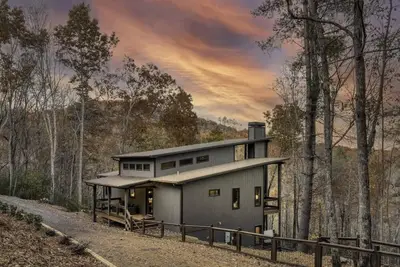 Image de Modern Rustic Cabin w/ Sprawling Views and Hot Tub
