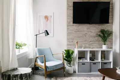 Chic and Cozy 2br in Perfect Location