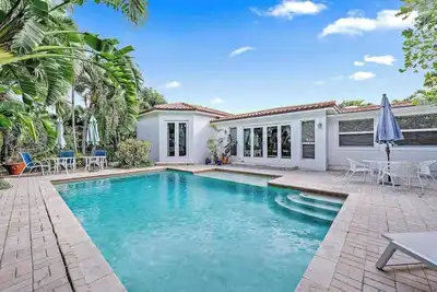 Image de Casa Balsinde - Delight in a Private Pool in the Southern End of West Palm