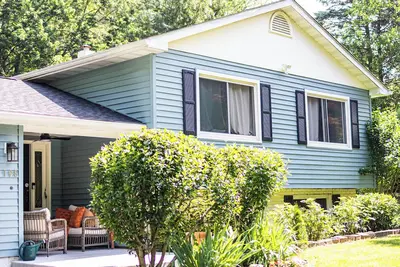 Image de Luxury Garden Retreat – Newly Renovated with High-End Upgrades
