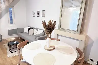 Image de L’appartement de Jeanne. A 500 du château, au calme, dans un écrin de verdure