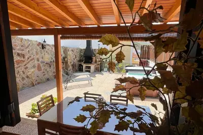 Image de Spacious & comfortable house with wonderful sunbathing terrace & private Jacuzzi