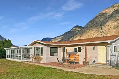 Image de Vineyard Vacation Home Hot Tub Sunroom