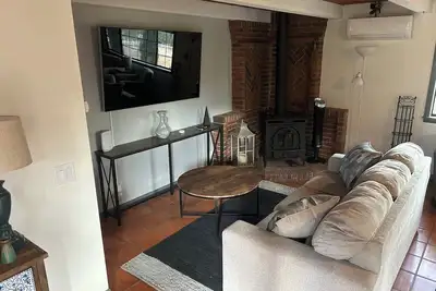 Image de Charming, quiet cottage in brilliant Fallbrook with Ac, WiFi, private, Smart Tv.
