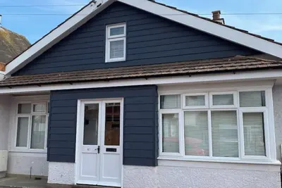 Image de Spacious beach bungalow, less than 5 minutes walk to the beach