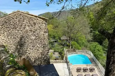 Image de Gîte la Cascade en Bord de Rivière Avec Cascade - Domaine au Chti Ardéchois