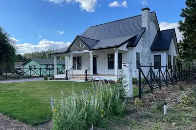 Image de Fabulous Solar Powered Farmhouse with Ev Charger