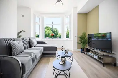 Image de Urmston First - 3 Bed Apartment
