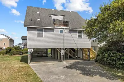 Image de 5414 Sunbreak, a spacious 4-bedroom, 2. 5-bath house in Nags Head, perfect for up to 8 guests.