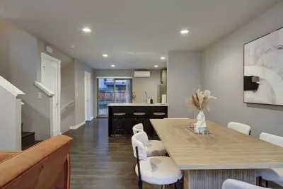 Image de New! Chic Townhome w/ Garage, Centrally Located!