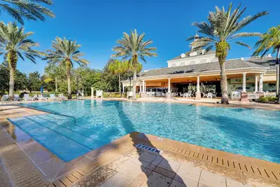 Image de 12 Mi to Wdw: Resort Condo w/ Community Hot Tub!