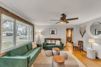 Image de Cozy Boho vibe 4 bed 2 bath ranch home walking distance from Lambeau!