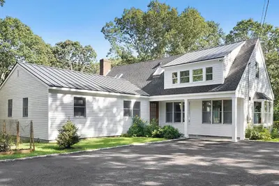 Image de New Reno w/ Pool near East Hampton Town -- Spacious, Homey, Chill Vibes!