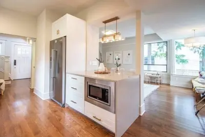 Image de Stunning Queen Anne Home - Perfect for Families