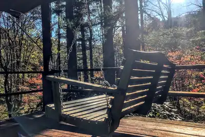 Image de Secluded mountain hideaway w/ hot tub. Close to town and pet-friendly!