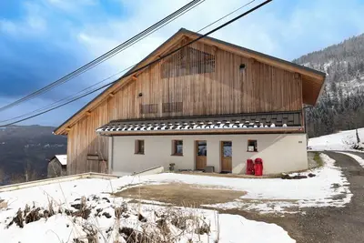 Image de Appartement \"Gîte Dans Ferme D'Alpage\" avec vue sur les montagnes, jardin privé et Wi-Fi