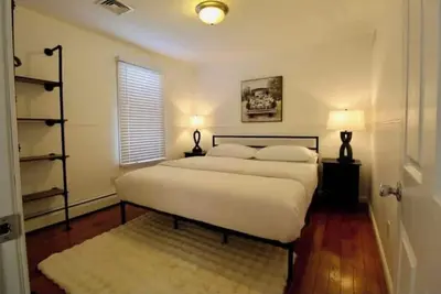 Image de Pause and Reset --Cozy 2-bedroom house in charming Pine Bush. Secluded area.