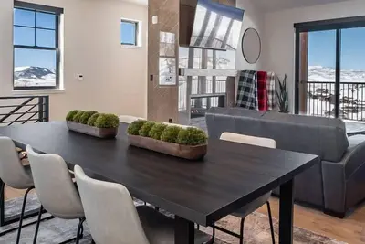 Image de Penthouse in Pines | Sleeps 6 | Fly Fish + Views