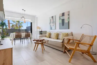 Image de Rez-de-jardin avec jardin privatif à 1min plage