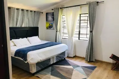 Image de Secure place with backup power, close to shopping malls, 11 km from the airport.