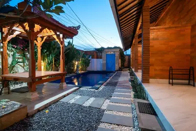 Image de Serene Private Room with a tropical garden view in the heart of Canggu!