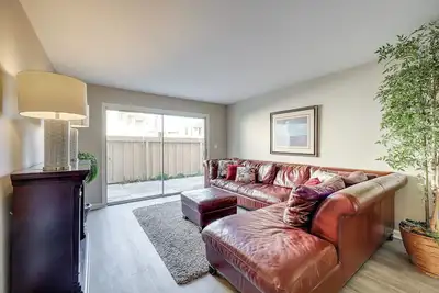 Image de 2 Mi to Beaches: Condo w/ Patio in Port Hueneme!