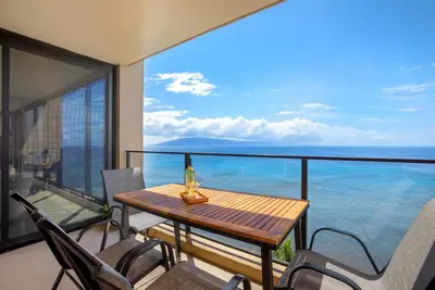 Image de Kbm Resorts | Free Car | Mahana | Oceanfront | 1-Bedroom Penthouse with Gorgeous Sunsets! Mah-1006