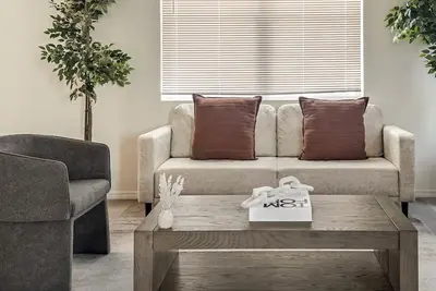 Image de Modern Home w/3br Next to Airport & Netflix