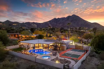 Image de Phoenix Luxury! Sleeps 16~Sports Court~Game Room
