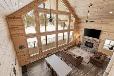 Image de Hot Tub & Fire Pit+Sleeps 22+Close to Yellowstone!