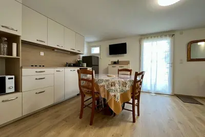 Image de Appartement, parking fermé, terrasse, proche Chru et bois de promenade, \n Pmr
