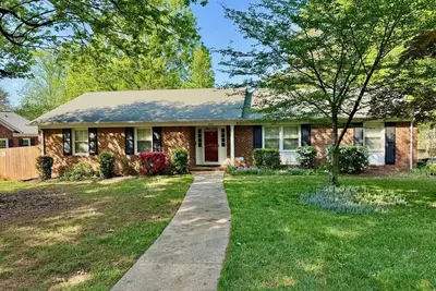 Image de Newly renovated 4br Family Pet Friendly