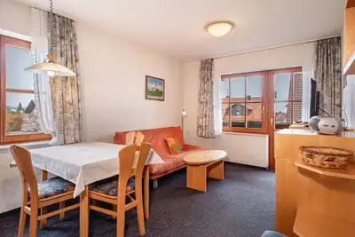 Image de Appartement \"Hagnau\" avec vue sur le lac, jardin partagé et Wi-Fi