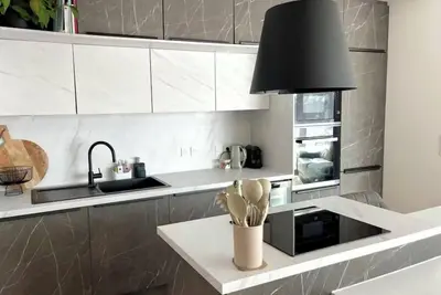 Image de Appartement T3 Moderne avec parking à 5 min du marché