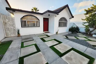 Casita Patz- 3 Bdr 2 bth, in quiet and safe neighborhood.