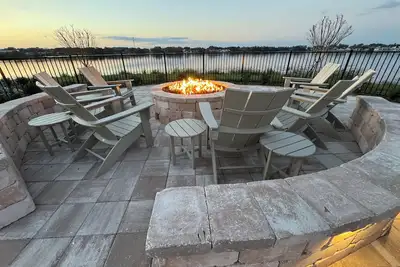 Image de 2-bedroom, 2-bath unit offers a family-friendly retreat just mins from Legoland.