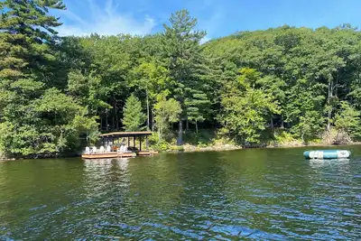 Image de Cottage on Lake of Bays Bigwin Island 3 Bedroom Private Muskoka Retreat