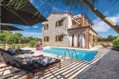 Image de Istrian Oasis in Čabrunići - Haus für 8 Personen