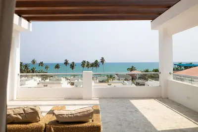 Image de The Mona Lisa - Tills Beach Resort