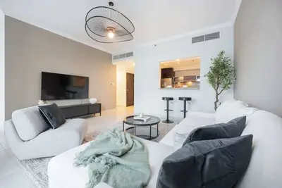 Image de Bright 2br Marina Home with Modern Touches!