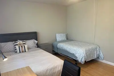 Image de 225Ramona 1bdm\/1bth crprt\/lndry