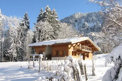 Chalet à Megève, classé 4 étoiles pour 9 personnes.