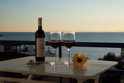 Image de Sea View spacious apartment next to the Beach in Saronida, Athens Riviera