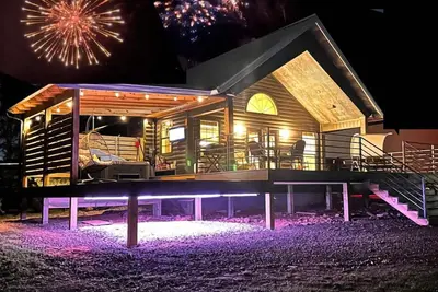 Image de HoneyBee: Waterfront + Mountain View + FirePit