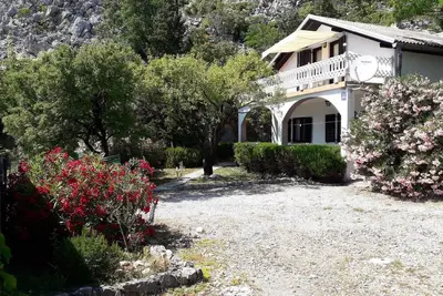 Image de Appartement de vacances Starigrad Paklenica pour 1 - 4 personnes avec 2 chambres Ă coucher - Maison