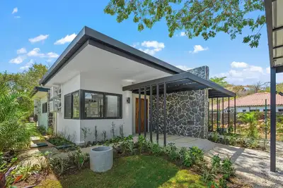 Image de New 3-bedroom house in Playas del Coco with private pool, 5 mins from the beach