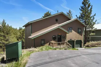 Image de Bearfoot Lodge | Near Fishing and Hiking