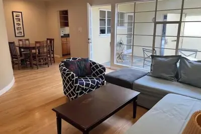 Image de 555#5 townhrse 2bdrm\/2bth private crtyard Ac windw