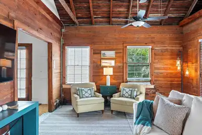 Image de Shipwreck Suite - Apartment on Duval St, Key West!